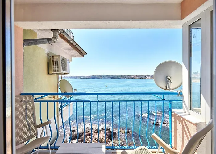 1bd Flat With A Stunning Sea View In By Flаt Manаger